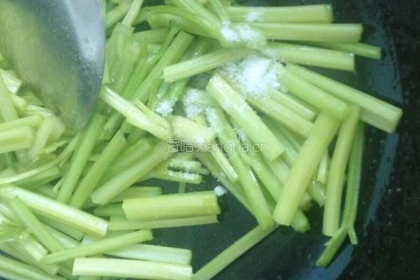 芹菜炒豆干的做法图解6