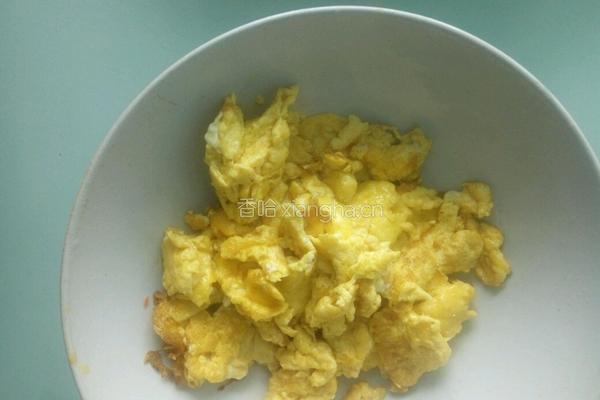 平菇炒鸡蛋的做法图解6