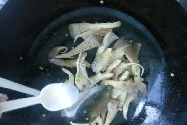 平菇炒鸡蛋的做法图解8