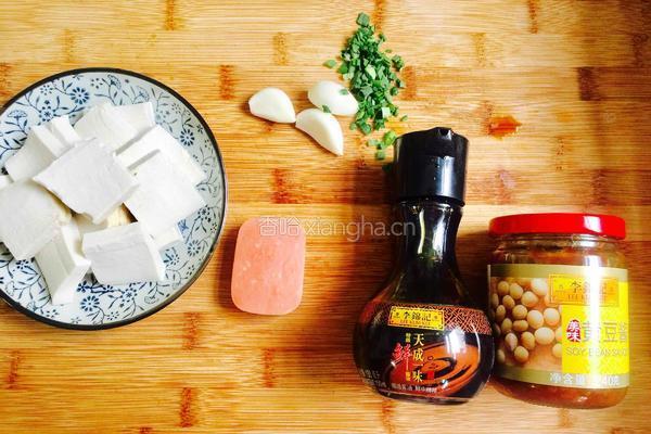 酱烧豆腐的做法图解1