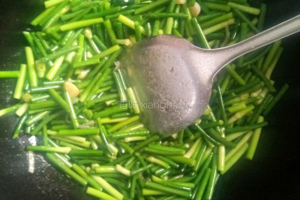 蒜毫炒腊肉的做法图解6