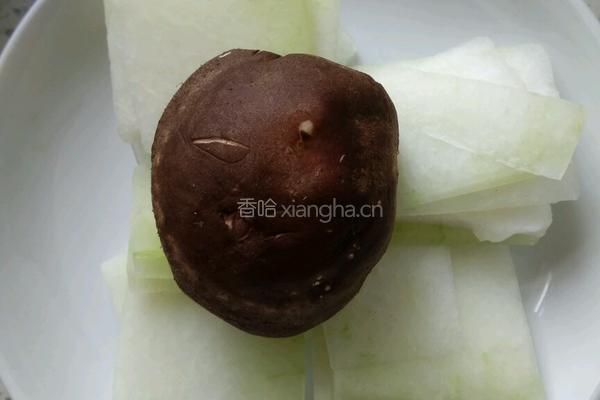农家月子菜之一（乌鸡冬瓜煲）的做法图解1