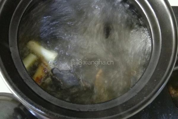 农家月子菜之一（乌鸡冬瓜煲）的做法图解7