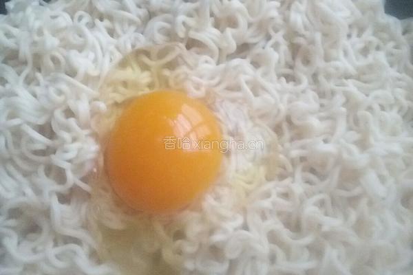 鸡蛋葱花蒸面的做法图解3