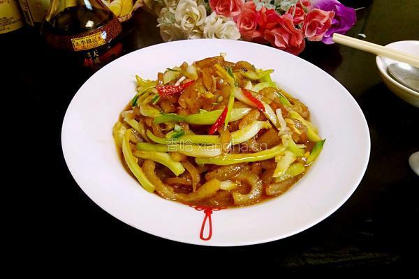 猪肉皮炒白菜杆的做法图解10