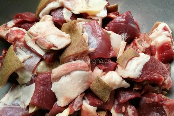 红烧羊腩的做法图解1