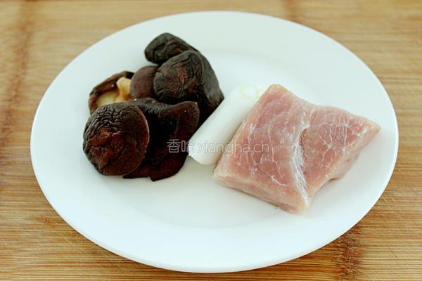 香菇肉酱拌面的做法图解2