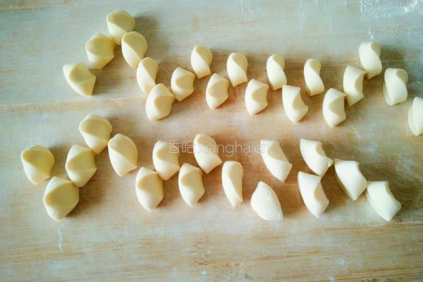 莲藕肉馅饺子的做法图解7