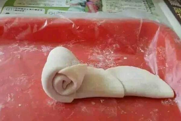 番茄玫瑰饺子的做法图解3