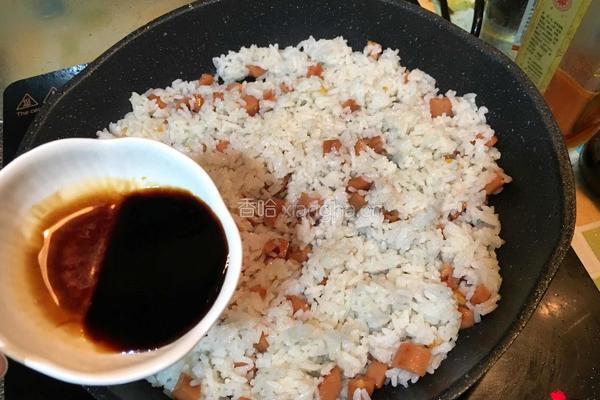 酱油炒饭的做法图解7