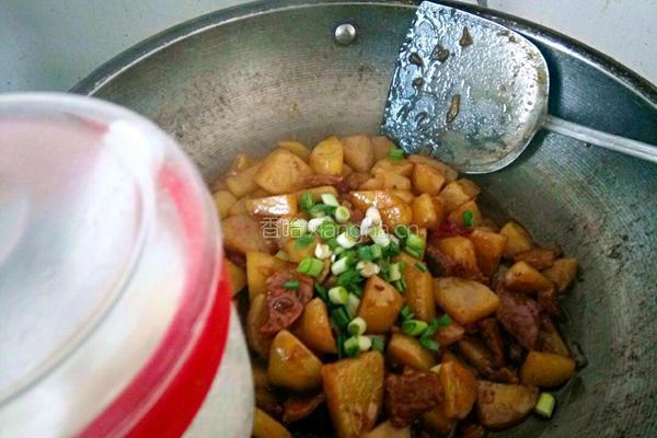土豆烧肉的做法图解12