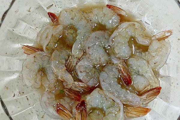黄金芝士虾球的做法图解4