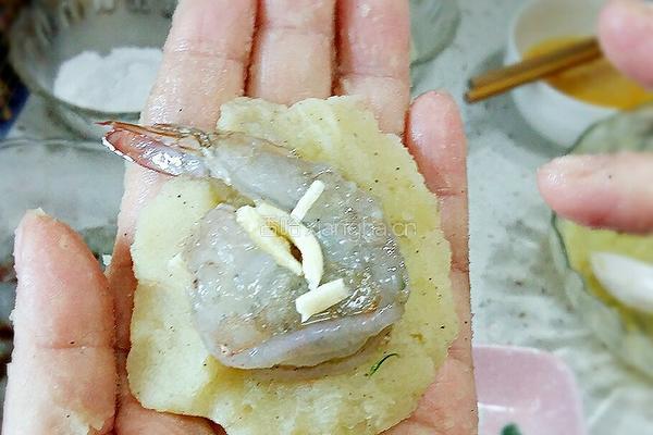 黄金芝士虾球的做法图解7