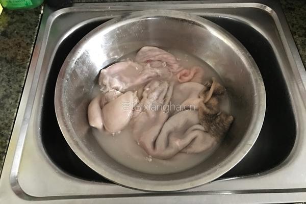 羊肚煲萝卜汤的做法图解3