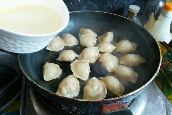 抱蛋煎饺的做法图解8