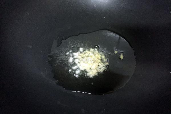 香菇炒鸡腿的做法图解4