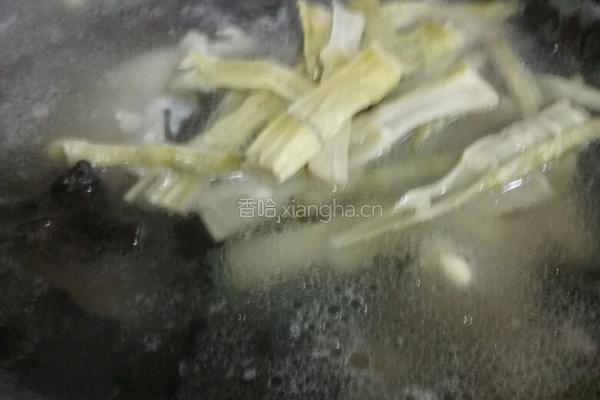 小黄豆炖猪脚肉骨头的做法图解7