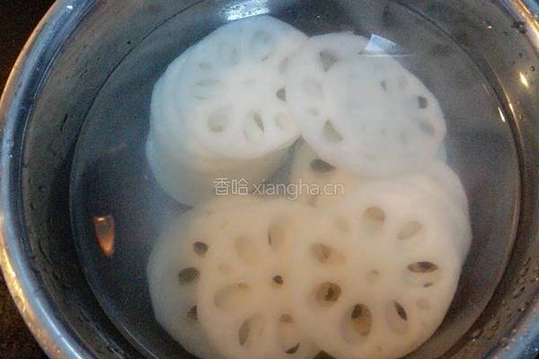 麻香藕片的做法图解1