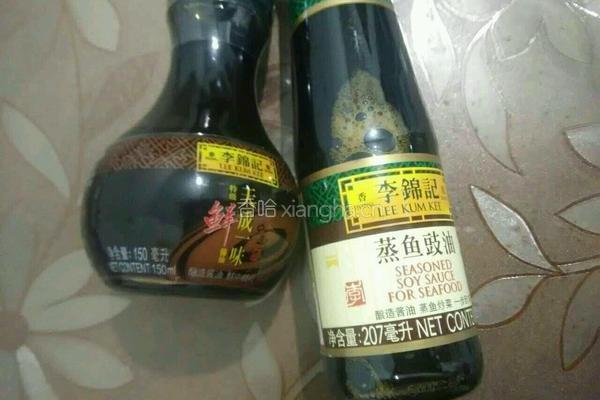 西兰花拌木耳的做法图解1