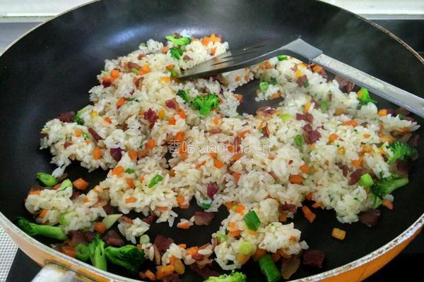 牛肉杂蔬蛋炒饭的做法图解9