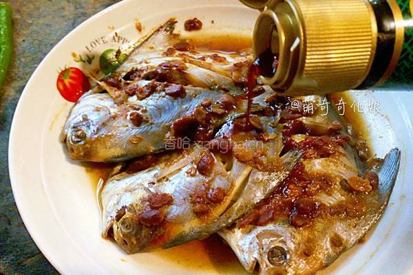 黄豆酱蒸鲳鱼的做法图解10