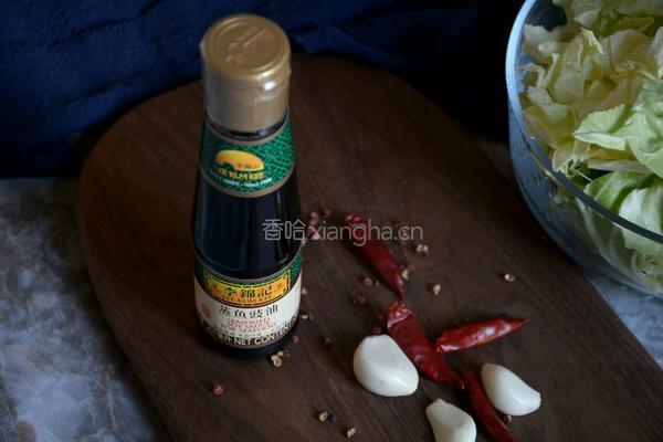 手撕包菜的做法图解1