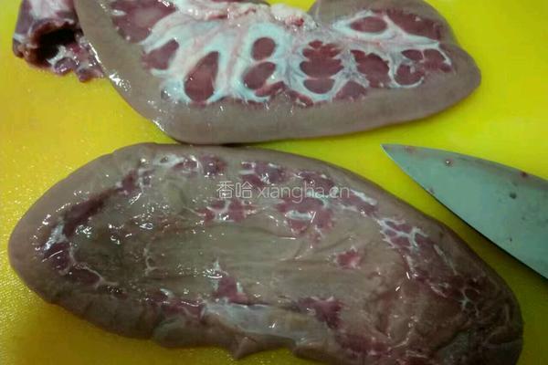 洋葱炒腰花的做法图解3
