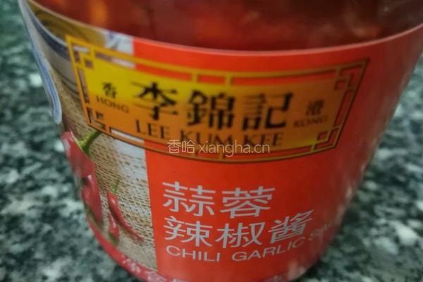 炒蚬肉的做法图解1