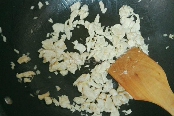胡萝卜炒鸡胸肉的做法图解5