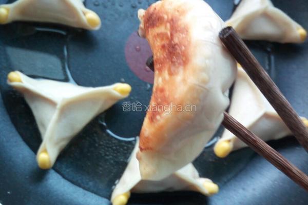 煎蛋抱饺的做法图解1