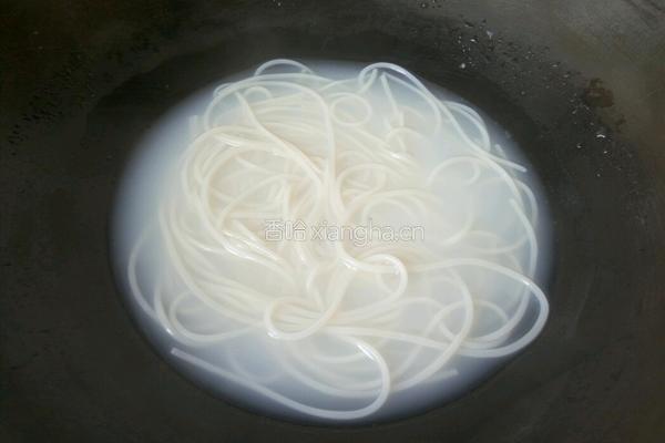 黄豆酱拌米粉的做法图解3
