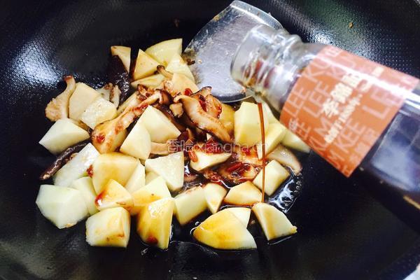 酱烧香菇土豆块的做法图解9