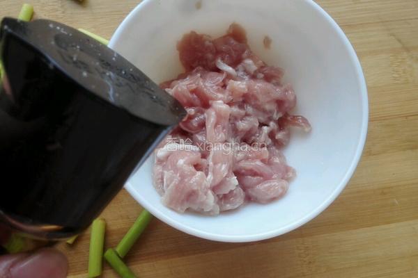 蒜薹炒肉的做法图解3