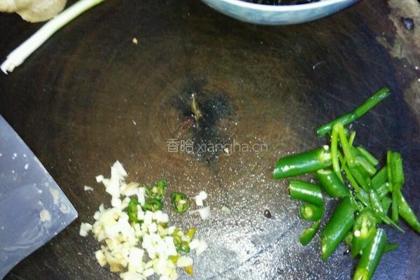 肉末烧茄子的做法图解1
