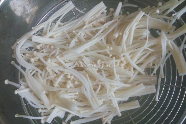 凉拌金针菇黄瓜的做法图解7