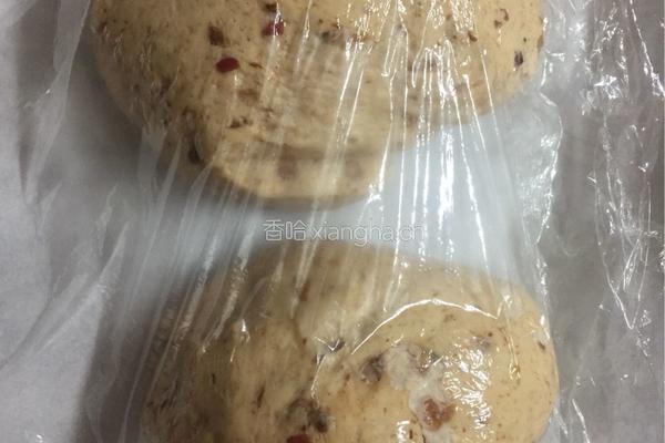 蔓越莓葡萄干软欧包的做法图解5