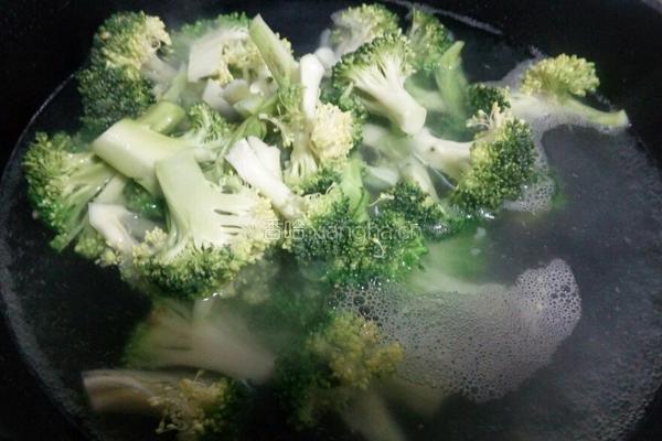 蚝油西蓝花虾仁的做法图解6