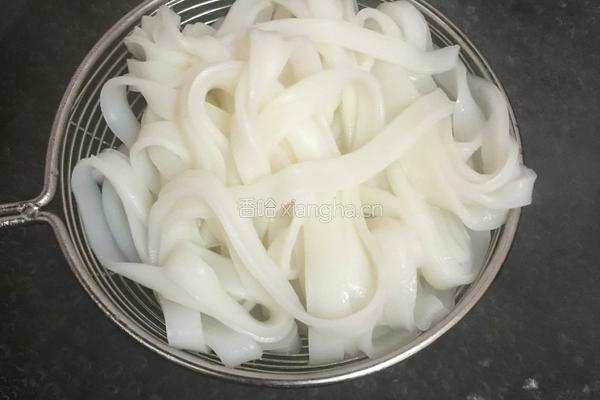 肉丝香菇捞河粉的做法图解9