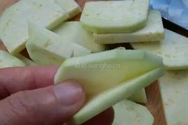 炸茄盒的做法图解2