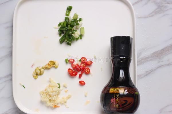 蒜蓉肉末蒸南瓜的做法图解4