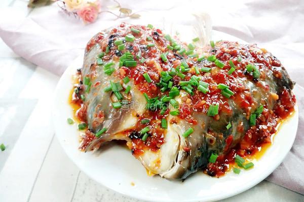 蒜蓉鱼头的做法图解8