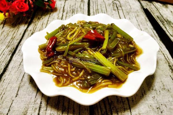 芹菜炖粉条的做法图解7