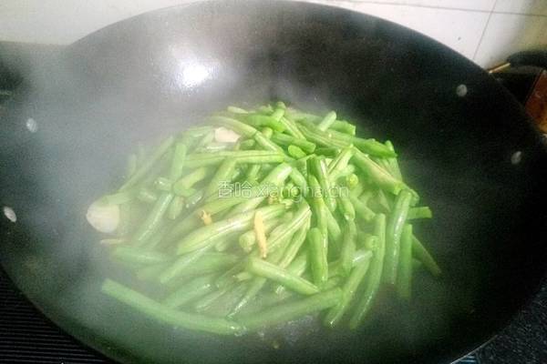 干煸豆角的做法图解7