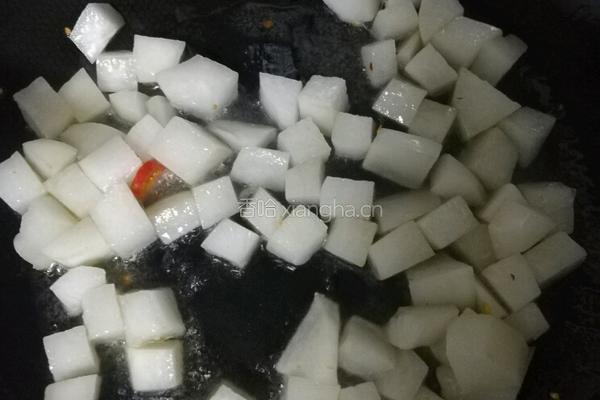 酱烧萝卜丁的做法图解4