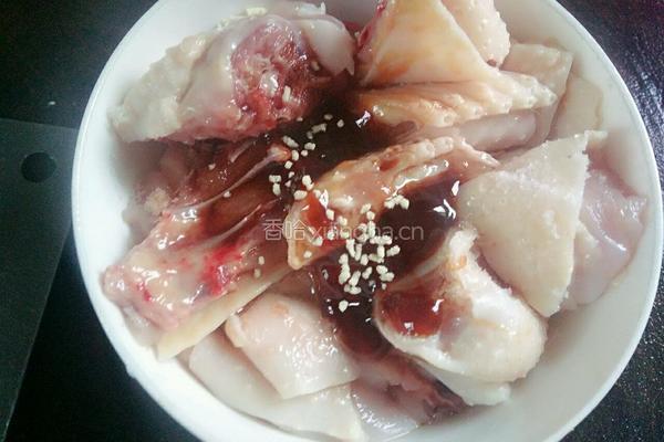 香菇鸡肉的做法图解2