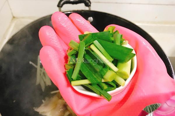 蒜苗腊肉炒土豆丝的做法图解7