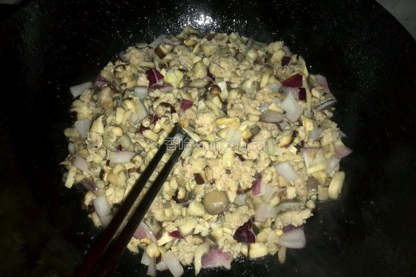 蘑菇肉酱的做法图解3