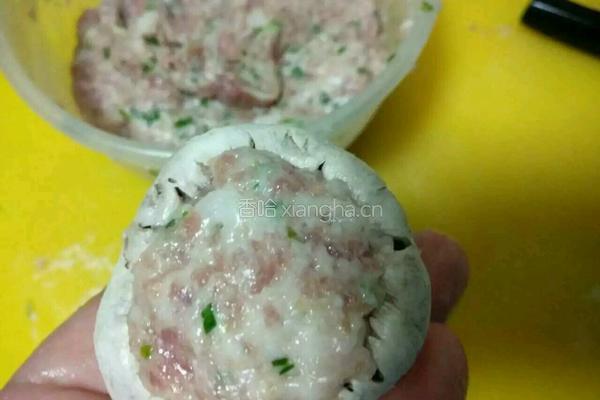 蒸蘑菇酿肉的做法图解6