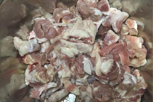 西安坊上粉蒸肉的做法图解1