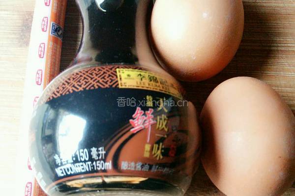 天成一味特级鲜酱油捞面的做法图解1